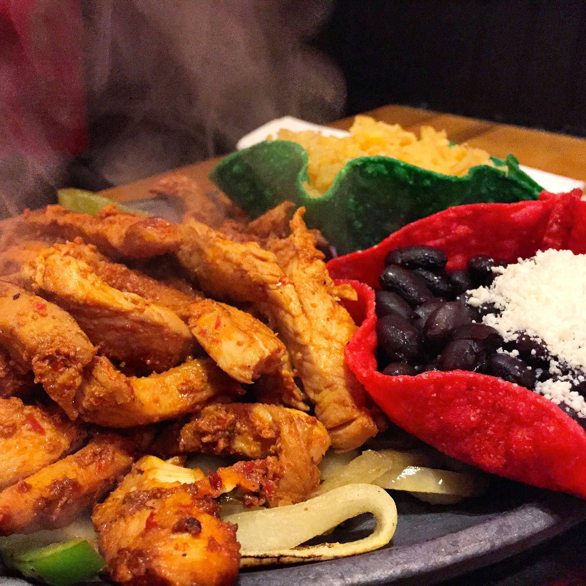 Chicken fajitas with black beans